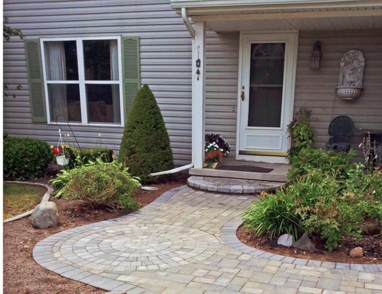 The Latest Hardscaping Trends of 2024 for a Vibrant Property That Stays With the Times
